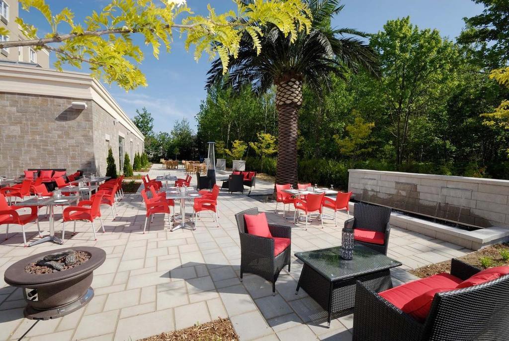 Imperia Hotel Et Suites Terrebonne Exterior photo