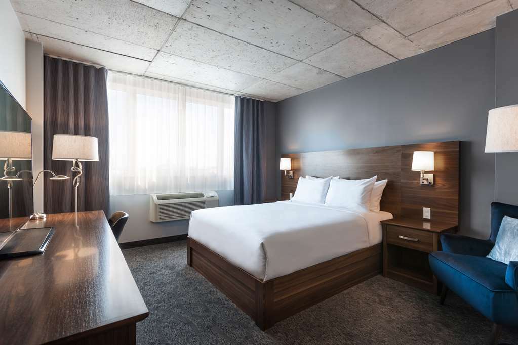 Imperia Hotel Et Suites Terrebonne Room photo
