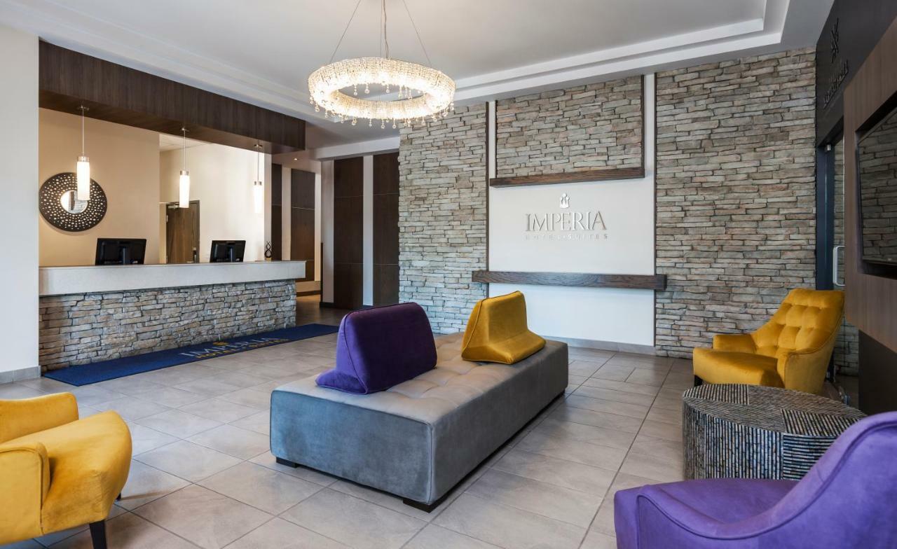 Imperia Hotel Et Suites Terrebonne Exterior photo
